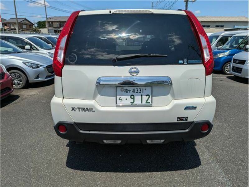X-TRAIL