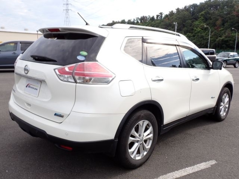 X-TRAIL