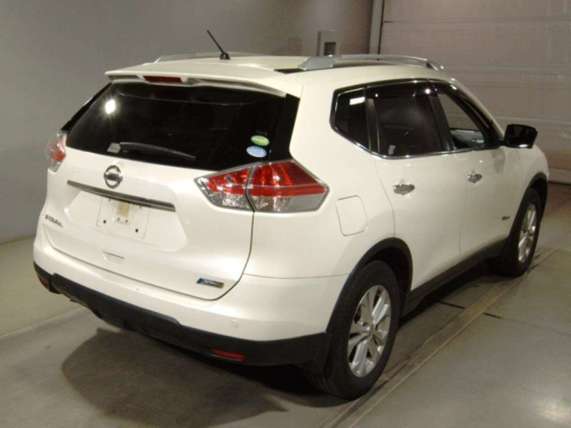 X-TRAIL
