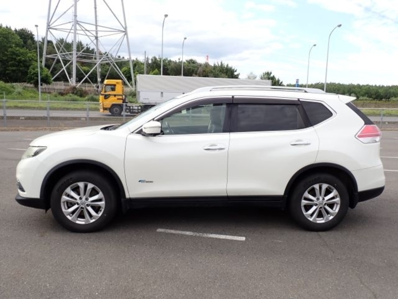 X-TRAIL