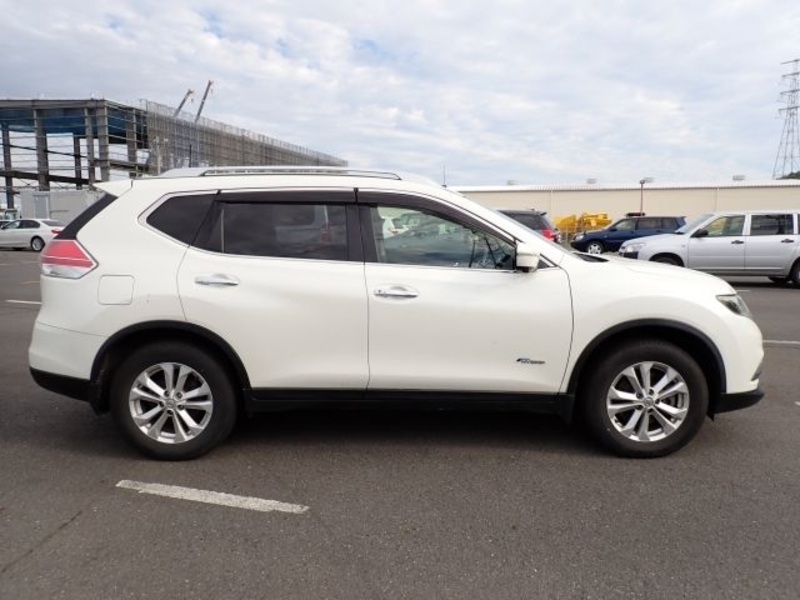 X-TRAIL