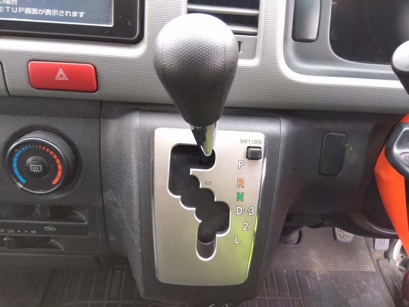 HIACE VAN