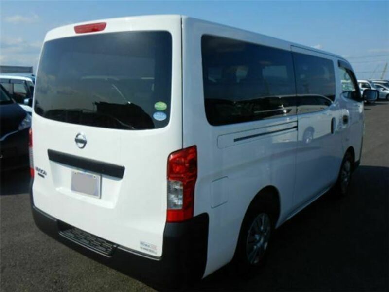 NV350 CARAVAN-3