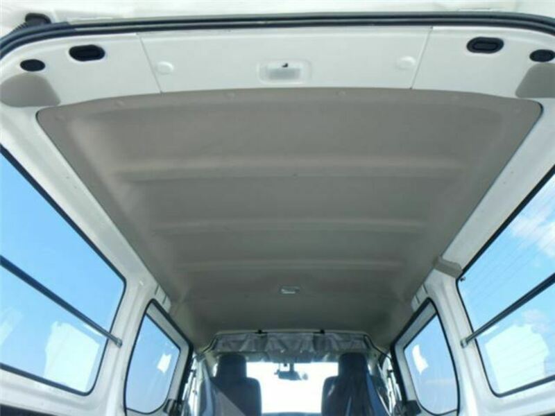 NV350 CARAVAN-7