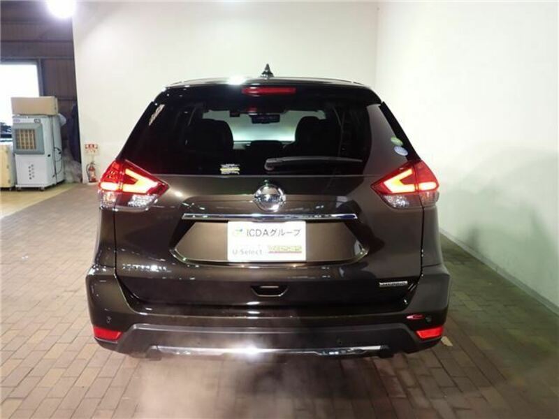 X-TRAIL-1