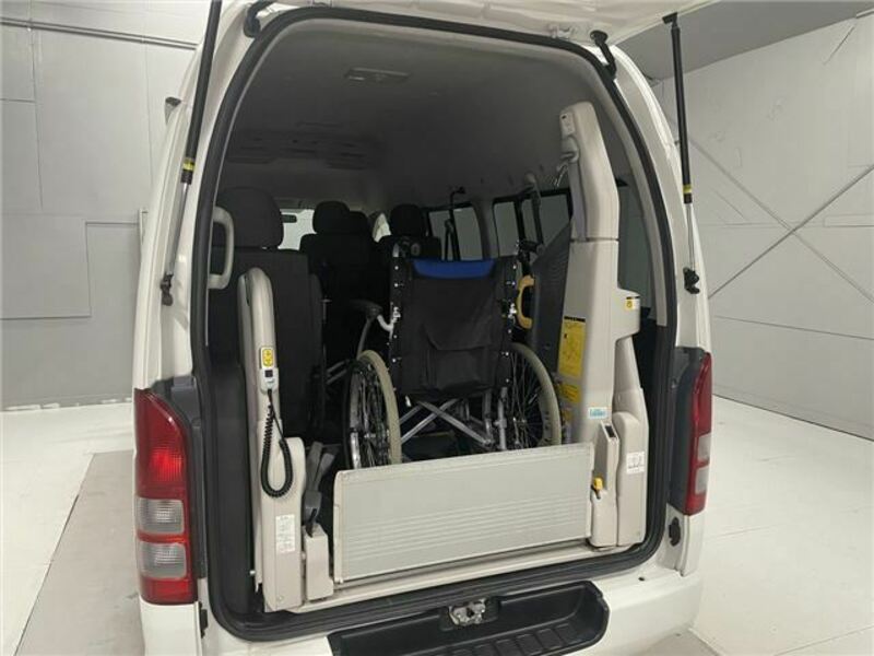 HIACE VAN-11