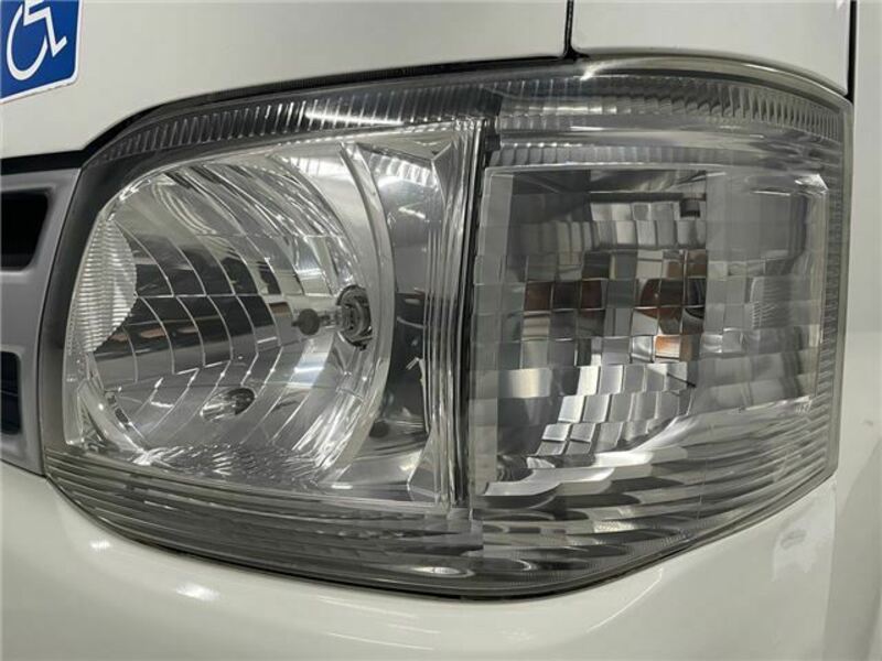 HIACE VAN-33