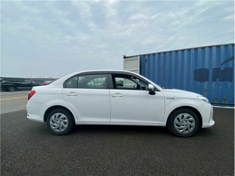 COROLLA AXIO
