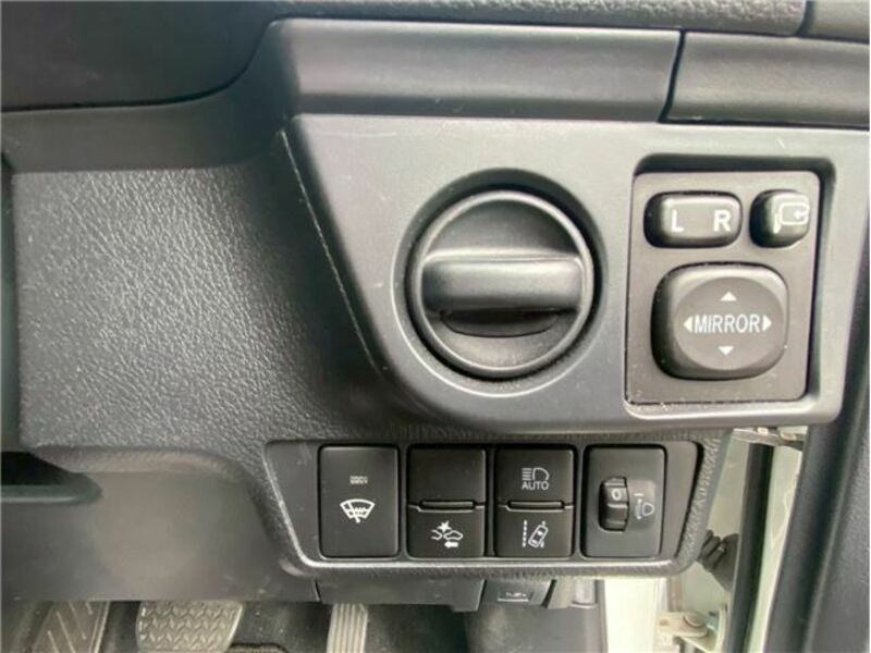 COROLLA AXIO