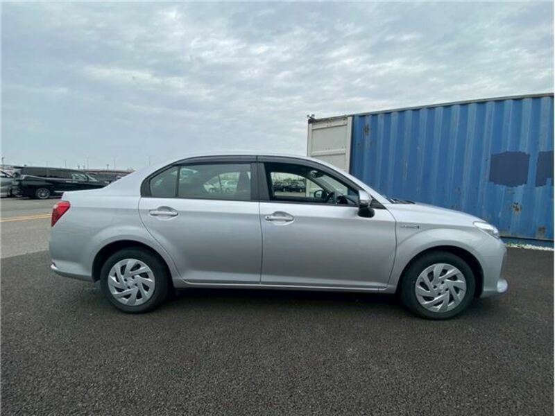 COROLLA AXIO