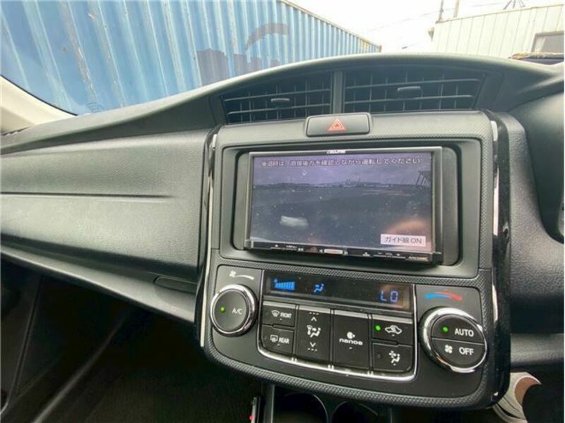 COROLLA AXIO