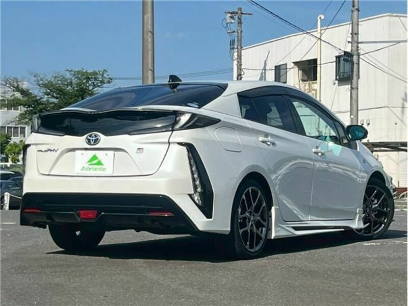 PRIUS PHV
