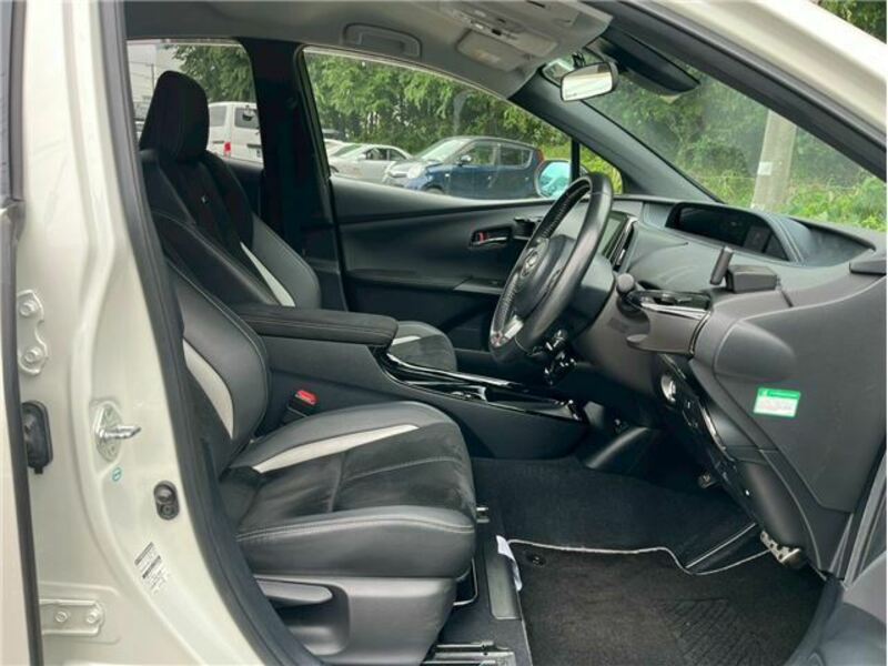 PRIUS PHV