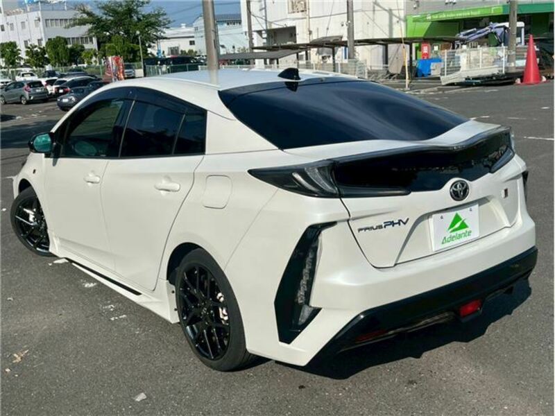 PRIUS PHV