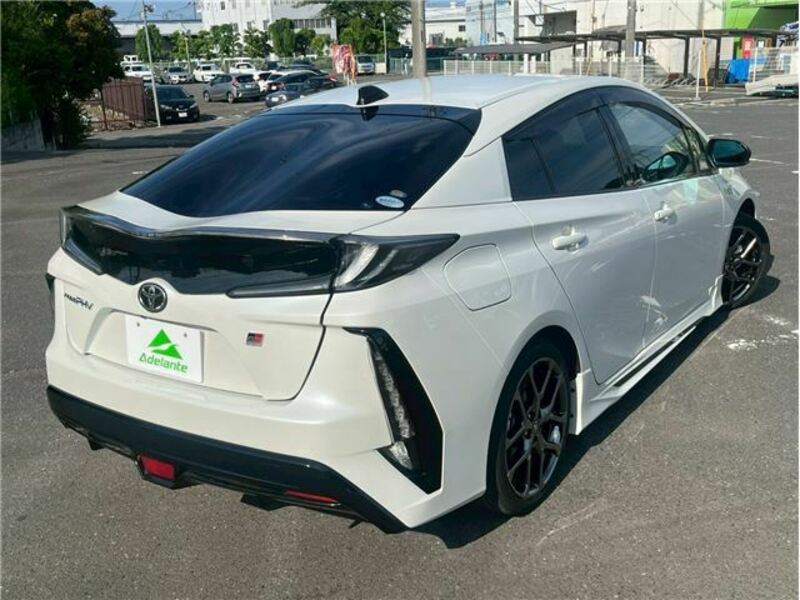 PRIUS PHV
