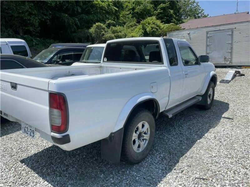 DATSUN PICKUP