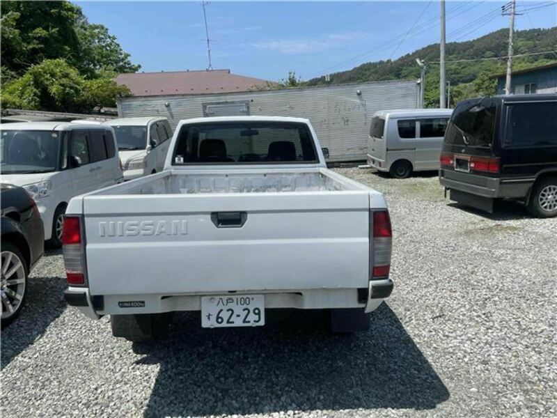 DATSUN PICKUP