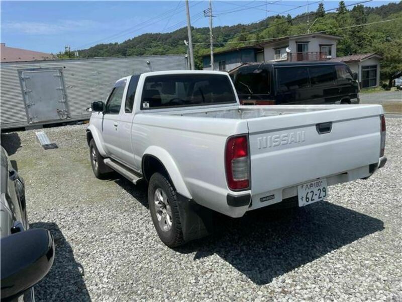 DATSUN PICKUP