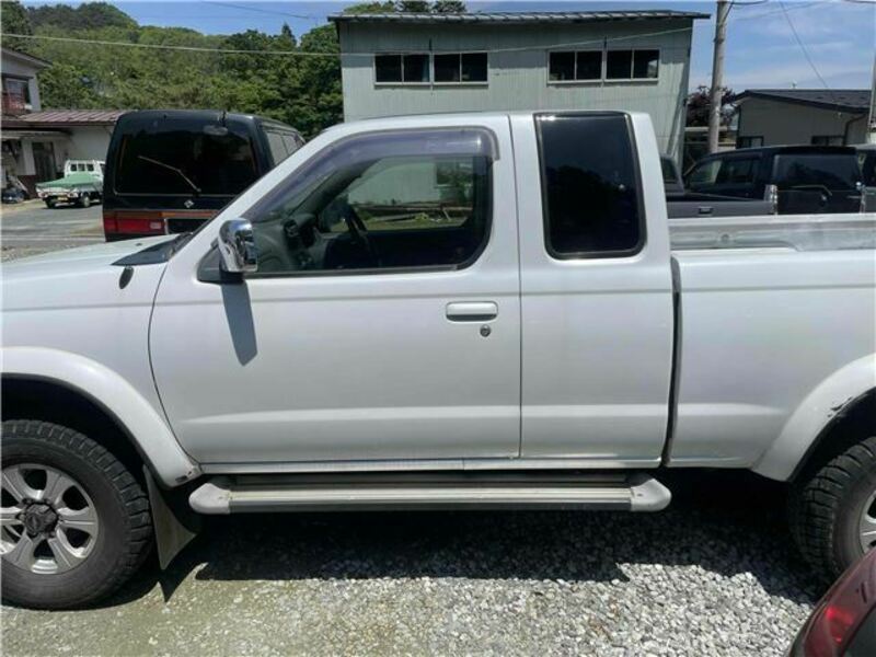 DATSUN PICKUP