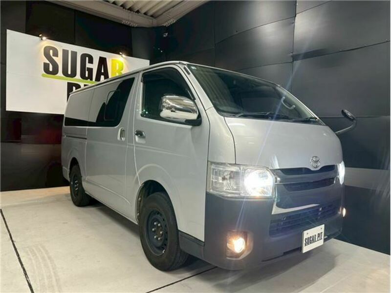 TOYOTA HIACE