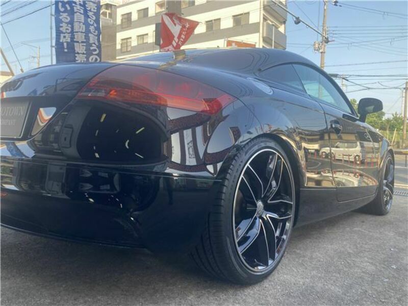TT