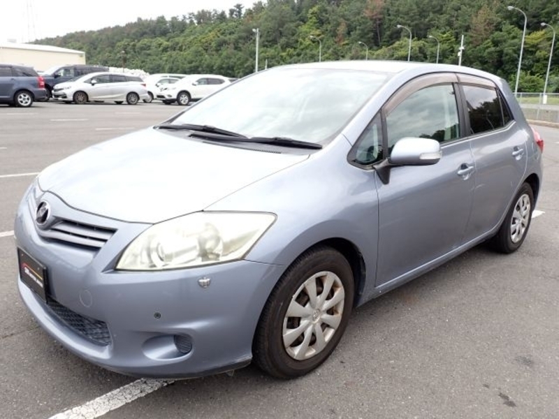 TOYOTA AURIS
