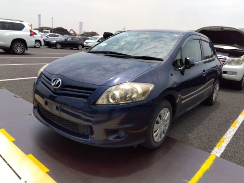 TOYOTA AURIS