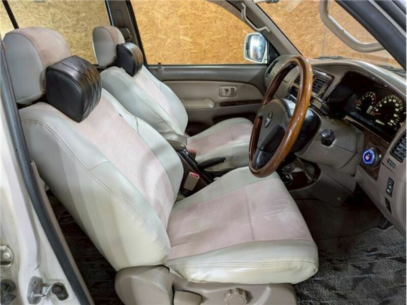 HILUX SURF