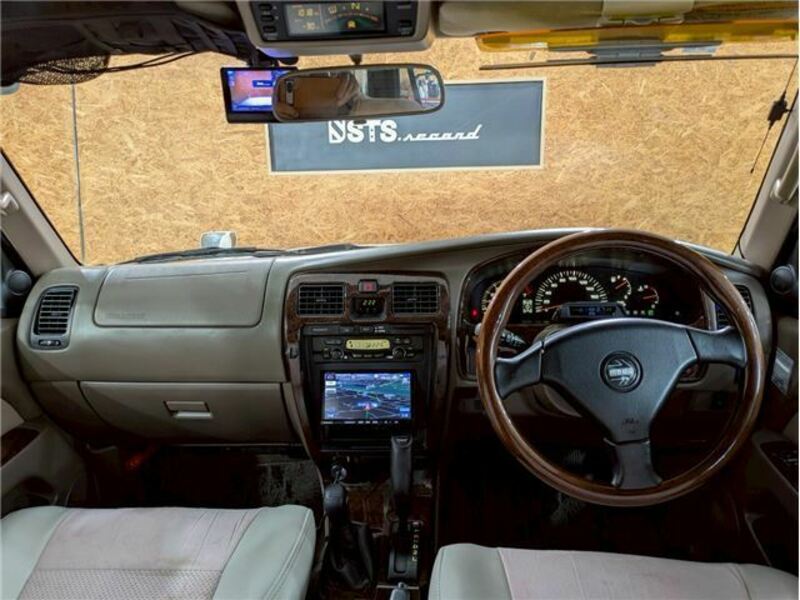 HILUX SURF