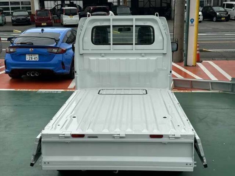 CLIPPER TRUCK