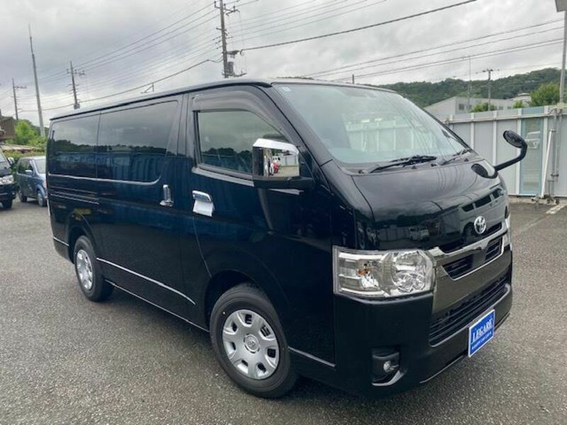 TOYOTA HIACE