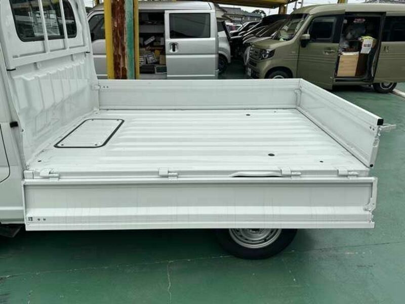 CLIPPER TRUCK