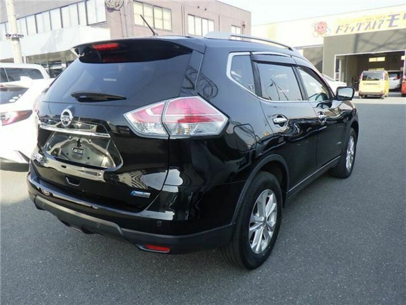 X-TRAIL