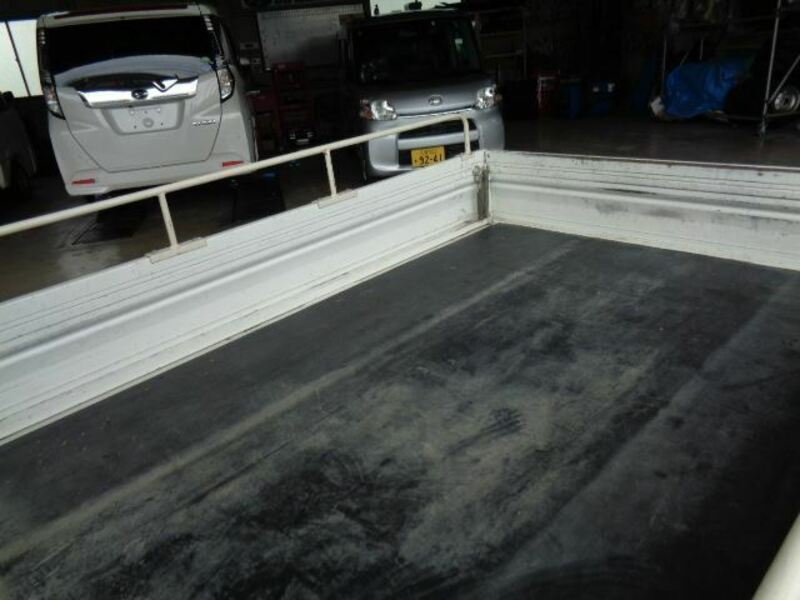 MINICAB TRUCK