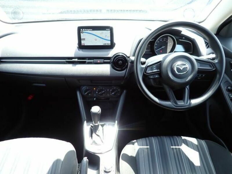 MAZDA2
