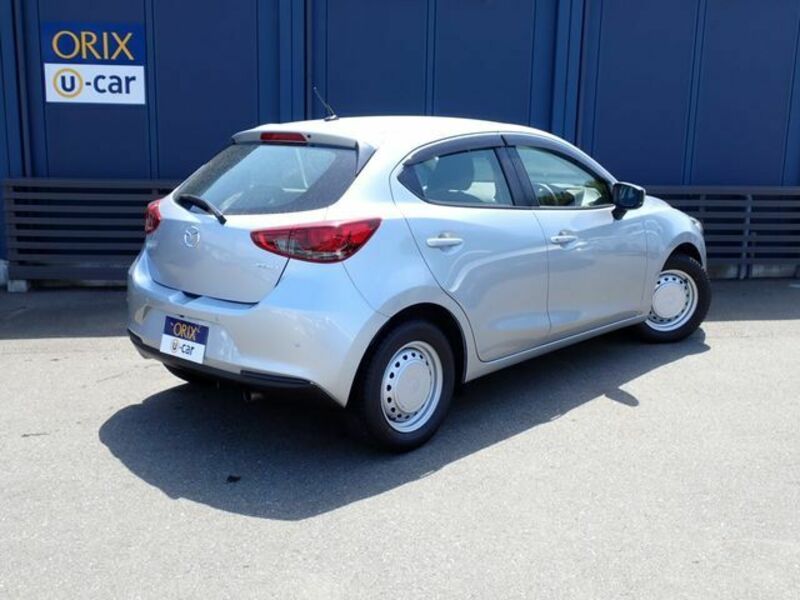 MAZDA2