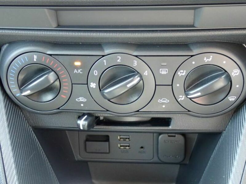 MAZDA2