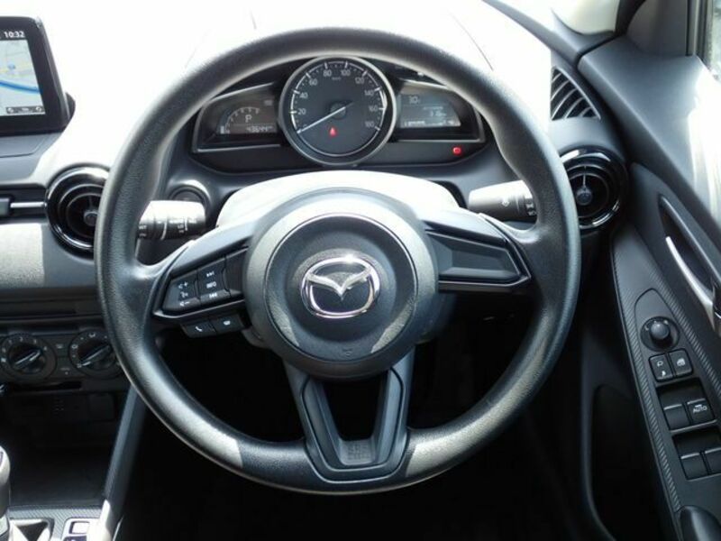 MAZDA2