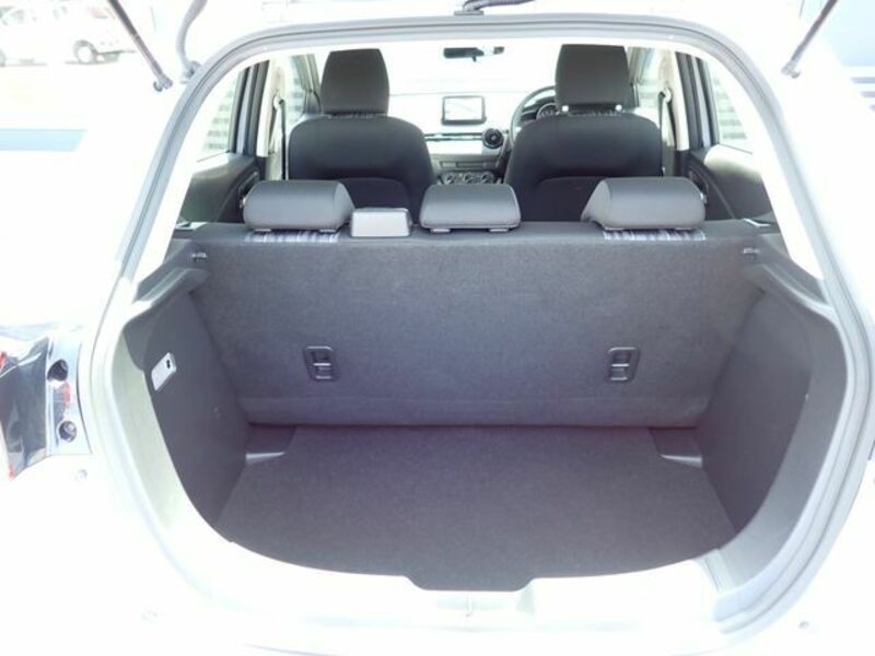 MAZDA2