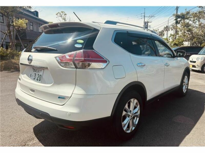 X-TRAIL