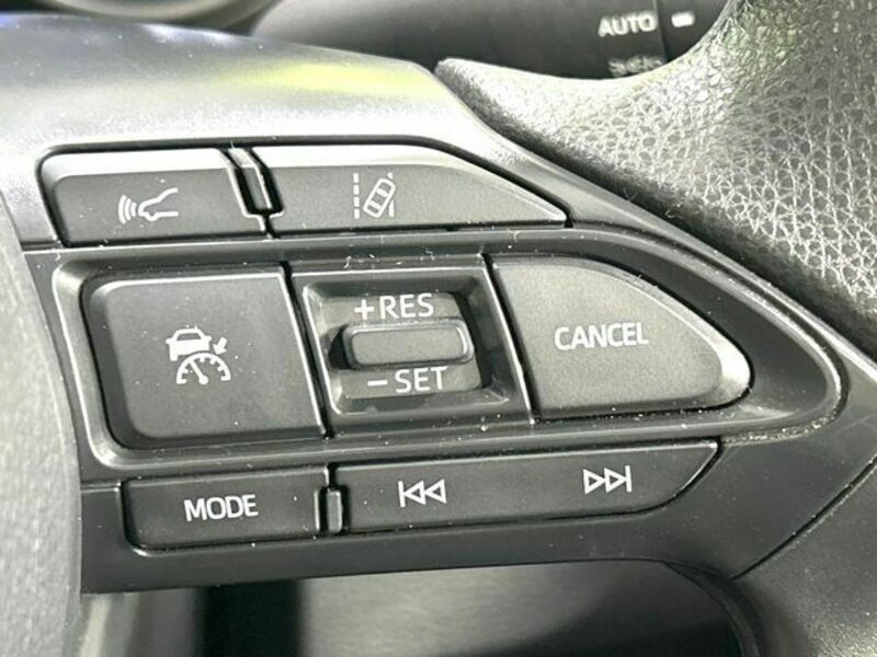 YARIS CROSS