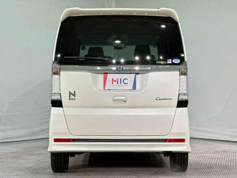 N BOX CUSTOM-5