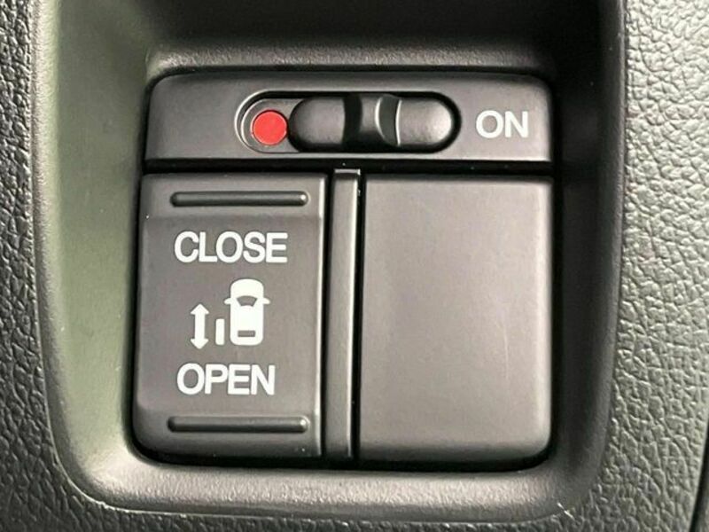N BOX