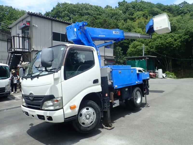 TOYOTA DYNA
