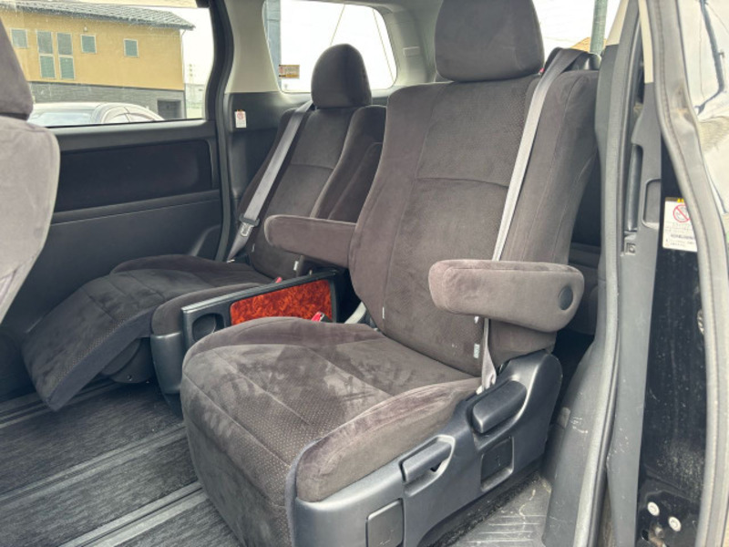 VELLFIRE-12