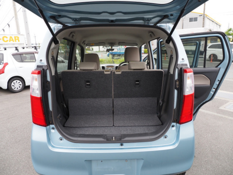 WAGON R-12