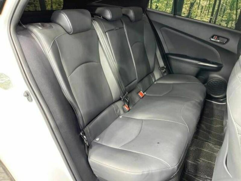 PRIUS-8