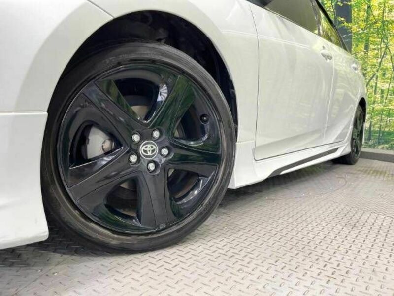 PRIUS-12