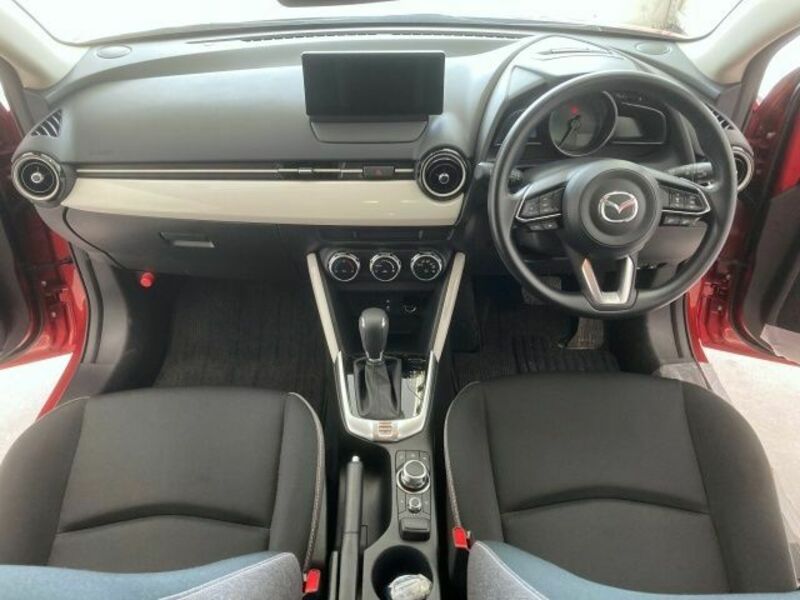 MAZDA2