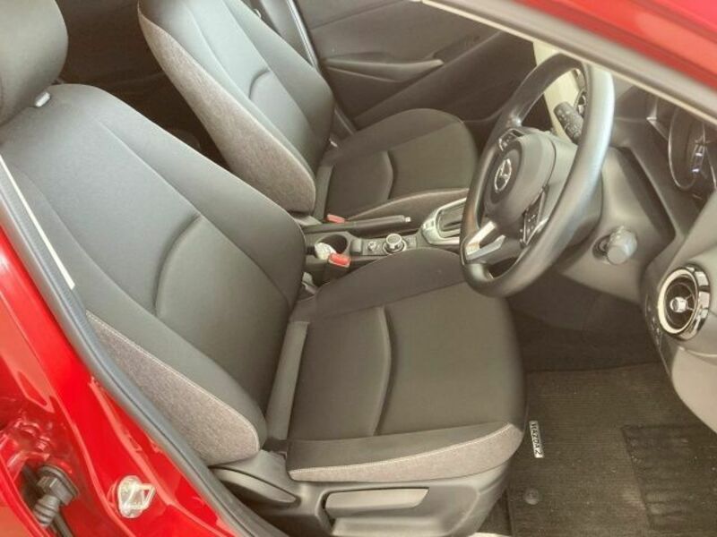 MAZDA2